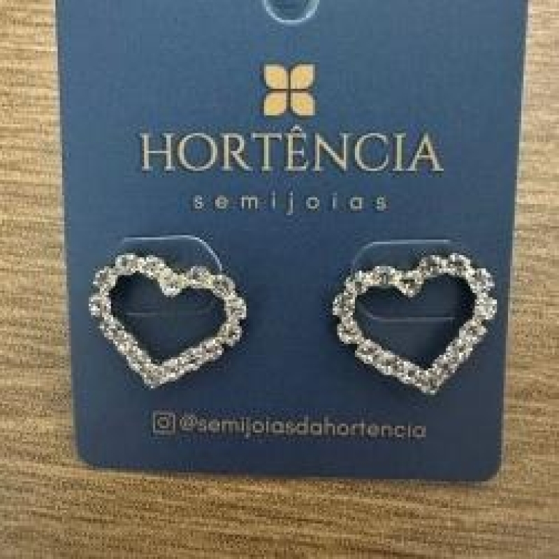 BRINCO CORAÇÃO COM ZIRCONIAS 