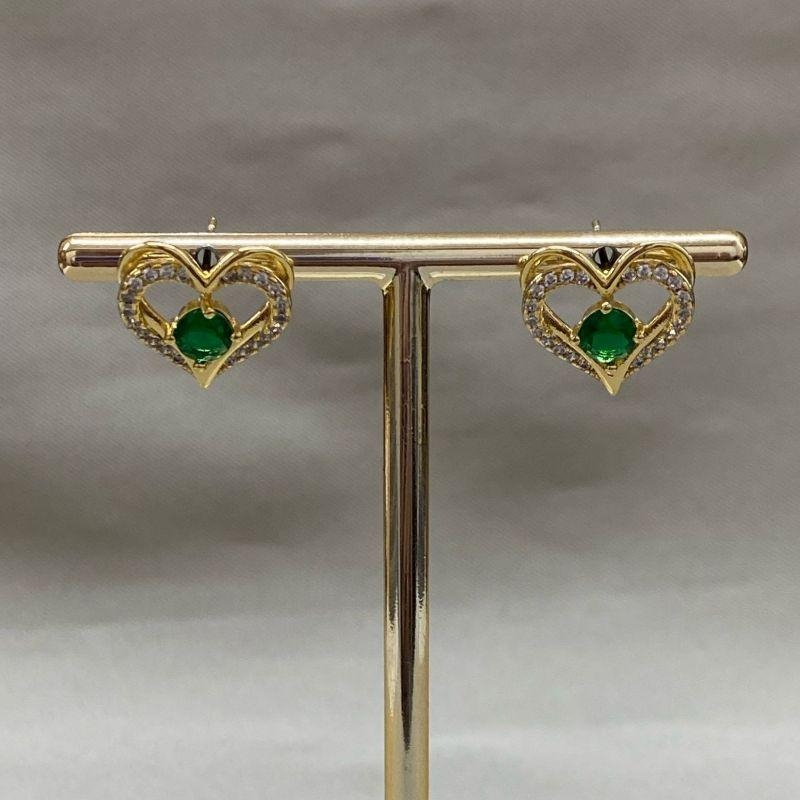 BRINCO CORAÇÃO CRAVEJADO COM ZIRCONIA VERDE