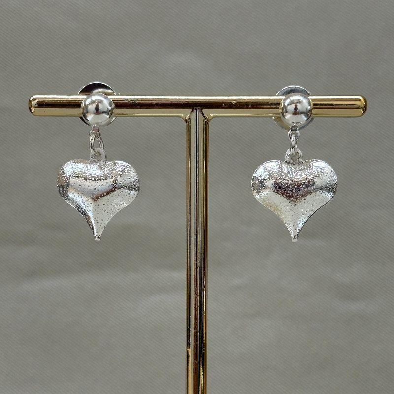 BRINCO CORAÇÃO PENDURADO FOSCO