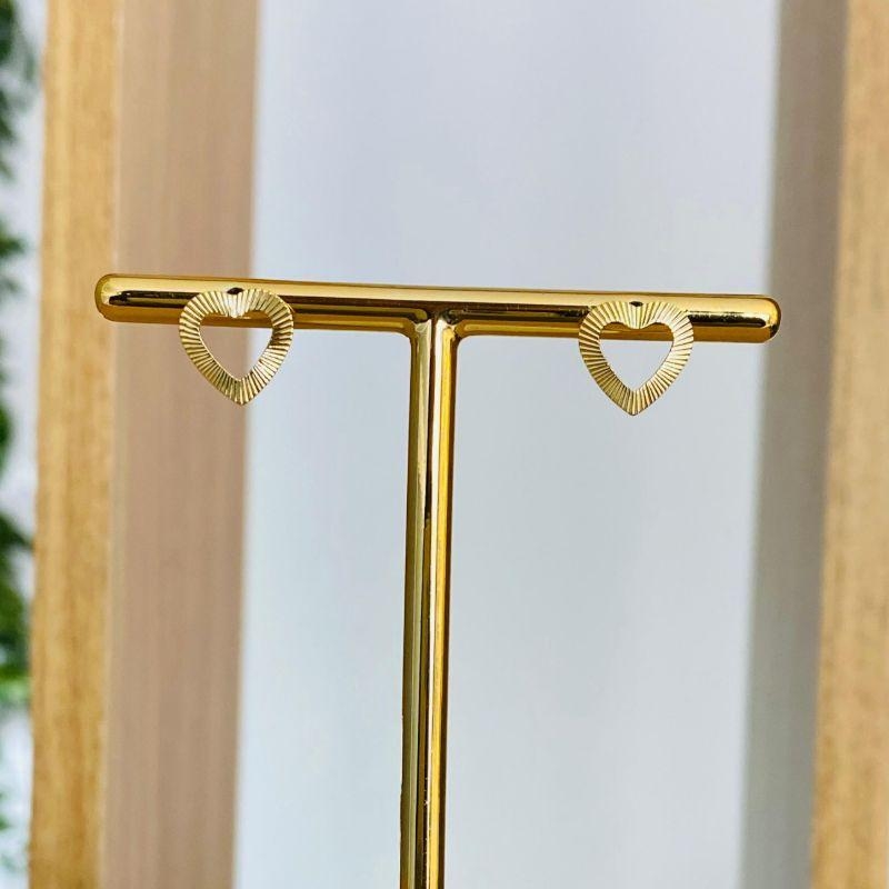 BRINCO CORAÇÃO VAZADO DETALHADO M