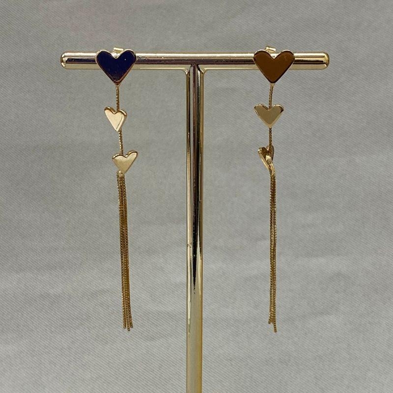 BRINCO CORAÇÕES PENDURADO