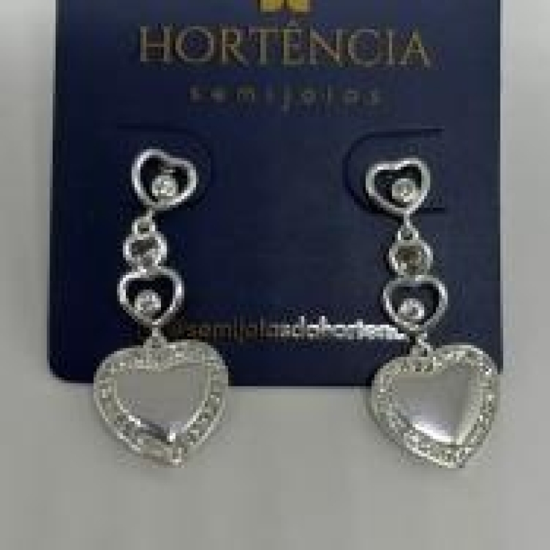 BRINCO CORAÇÕES ZIRCONIAS E CRAVEJADO