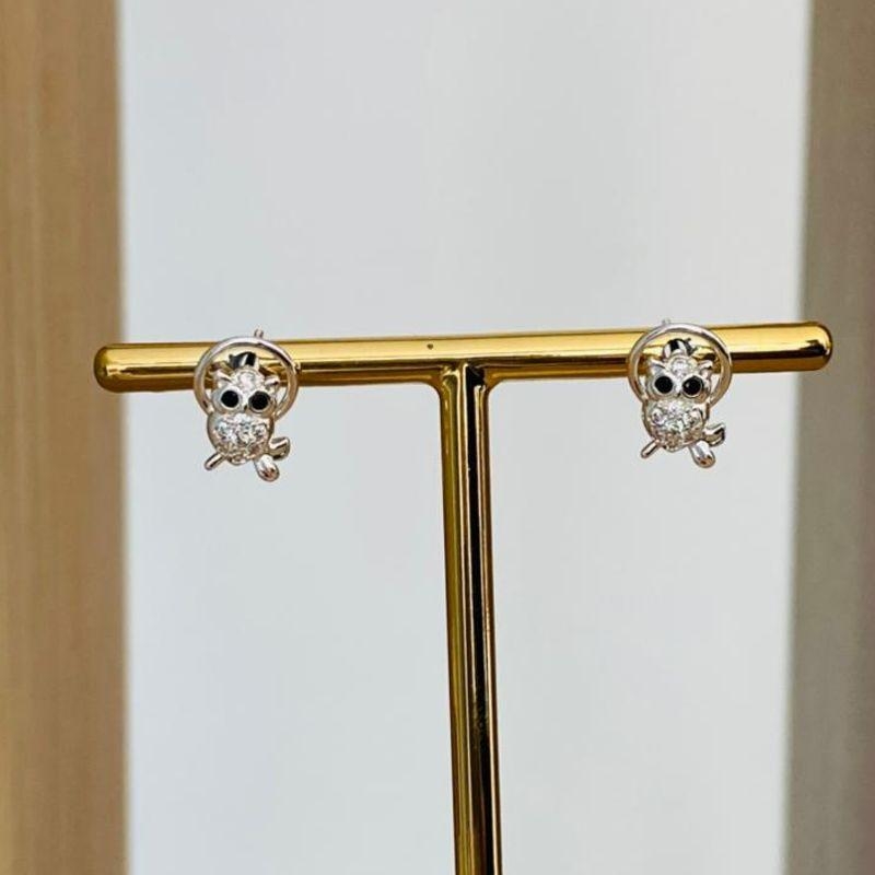 BRINCO CORUJA CRAVEJADA