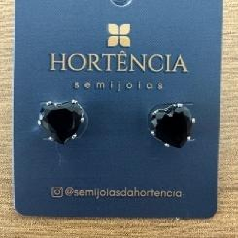 BRINCO DE ZIRCONIA PRETA CORAÇÃO 8MM