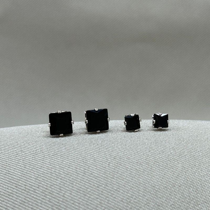 BRINCO DUPLA ZIRCONIA QUADRADA PRETA