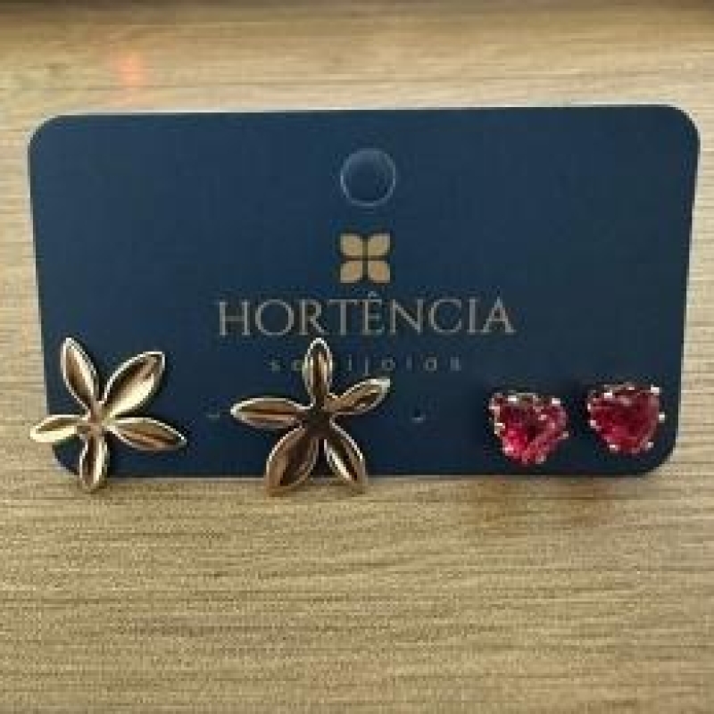 BRINCO DUPLAFLOR PEQUENA LISA/ZIRCONIA CORAÇÃO 6MM