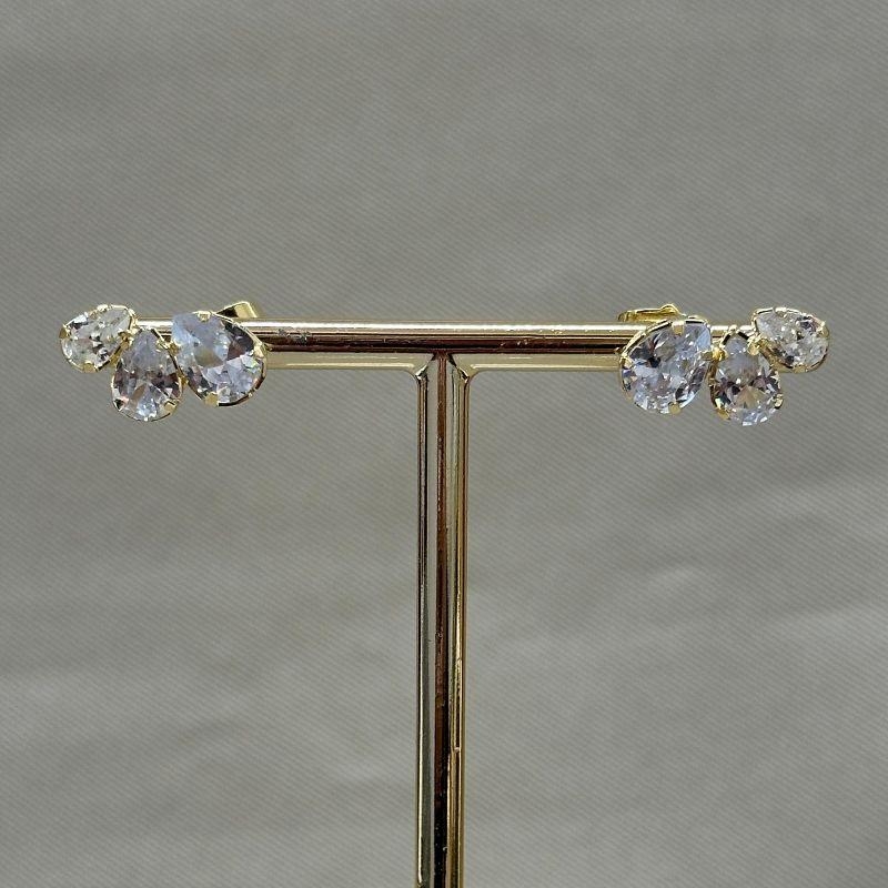 BRINCO EAR CUF COM ZIRCONIAS GOTA CRISTAL