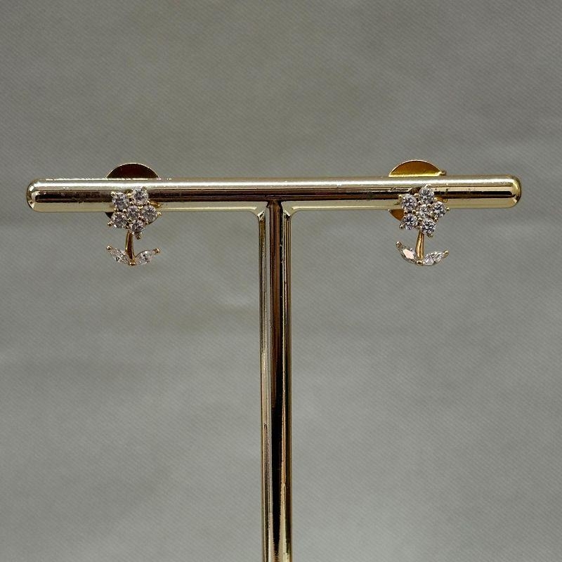 BRINCO FLOR CRAVEJADA