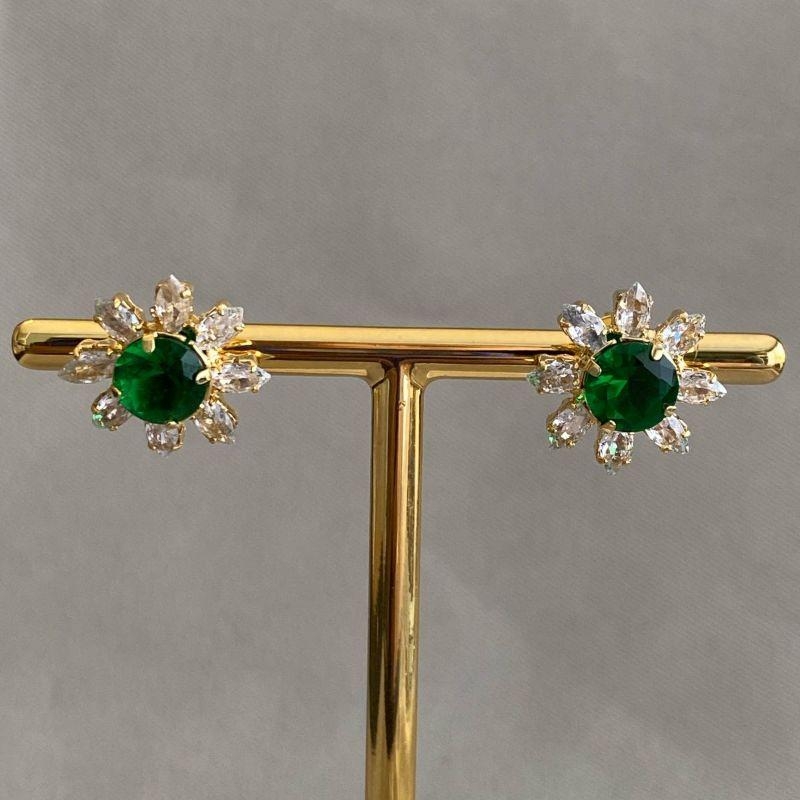 BRINCO FLOR CRAVEJADO