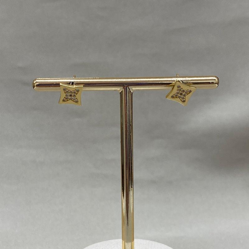 BRINCO FLOR CRAVEJADO