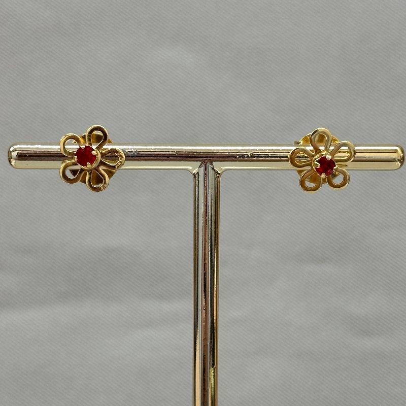 BRINCO FLOR ZIRCONIA VERMELHA