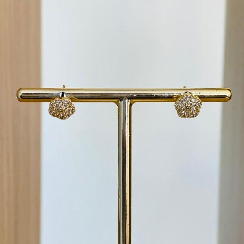 BRINCO FLORZINHA CRAVEJADA