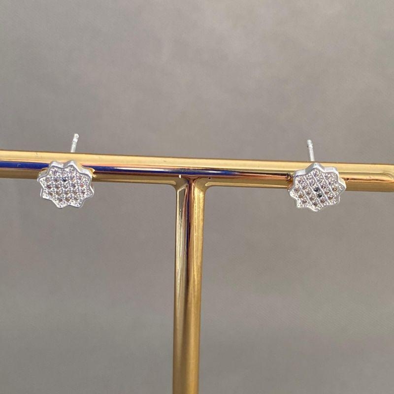 BRINCO FLORZINHA CRAVEJADA