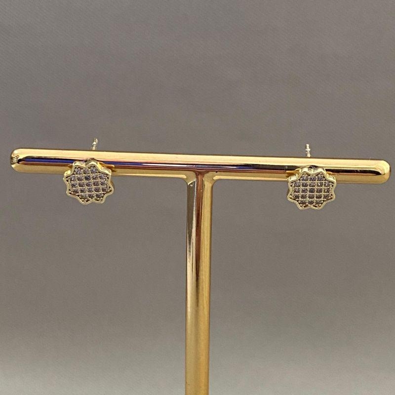 BRINCO FLORZINHA CRAVEJADA