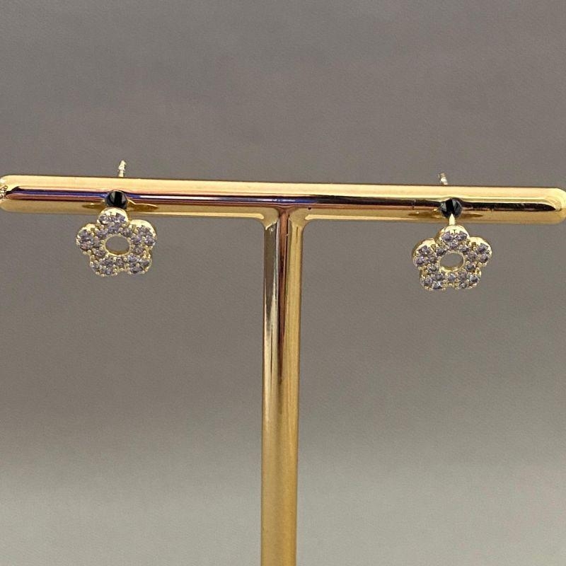 BRINCO FLORZINHA CRAVEJADA INFANTIL