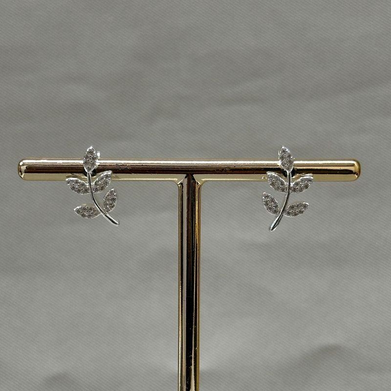 BRINCO FOLHAS CRAVEJADAS