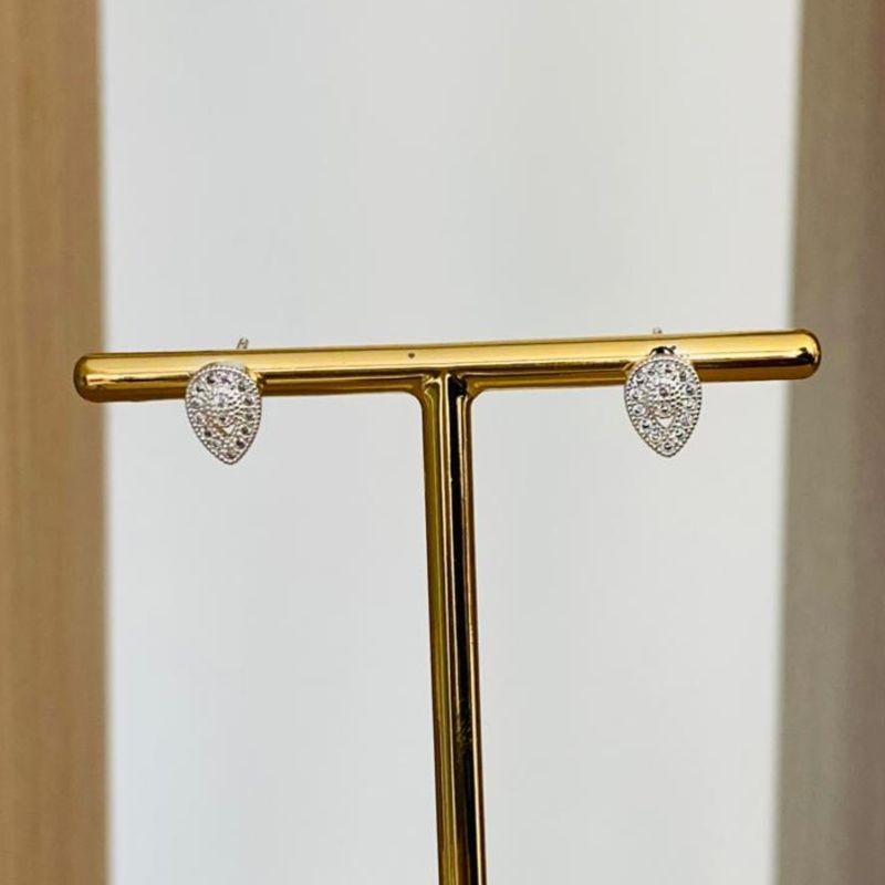 BRINCO GOTINHA CRAVEJADA