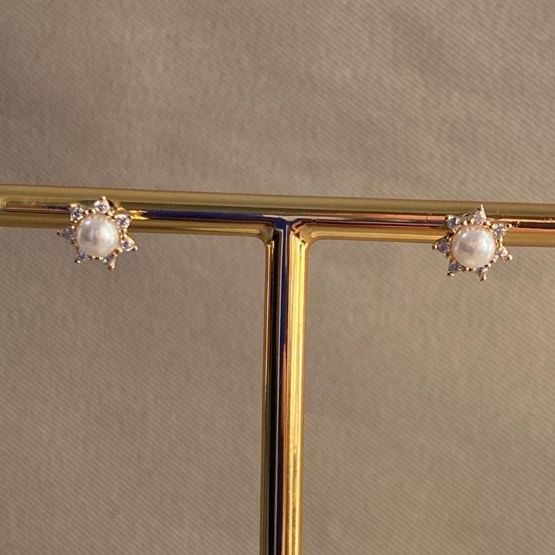 BRINCO INFANTIL FLOR COM PEROLA