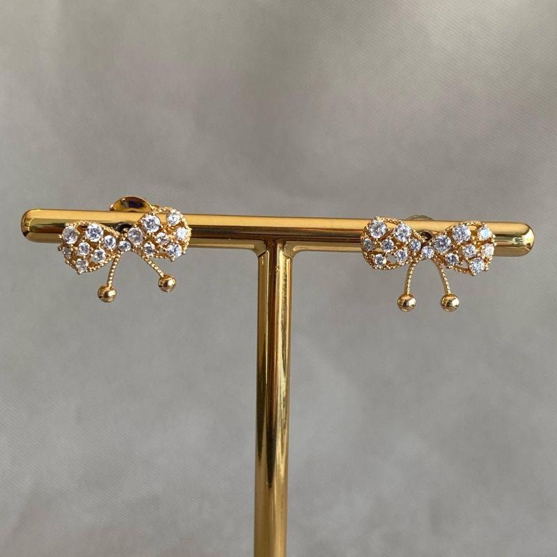 BRINCO LACINHO CRAVEJADO