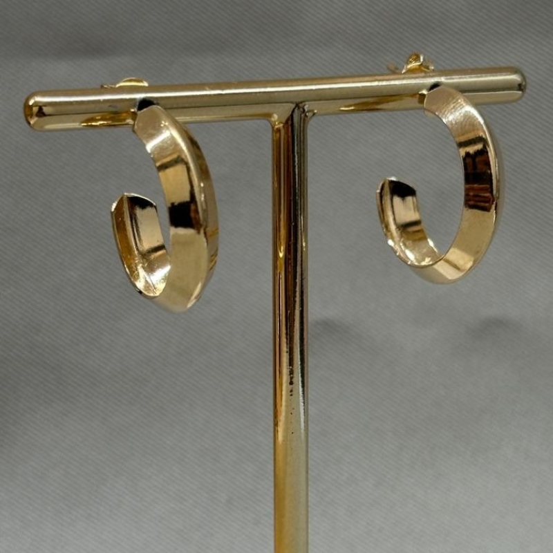 BRINCO LISO TRIANGULO P