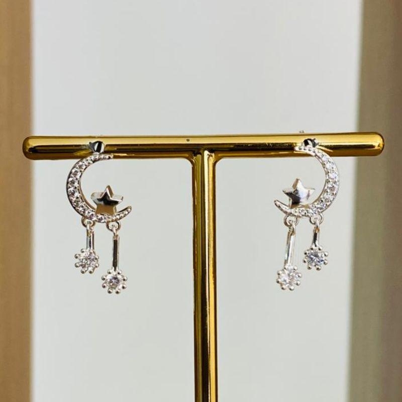 BRINCO LUA CRAVEJADA COM ESTRELAS