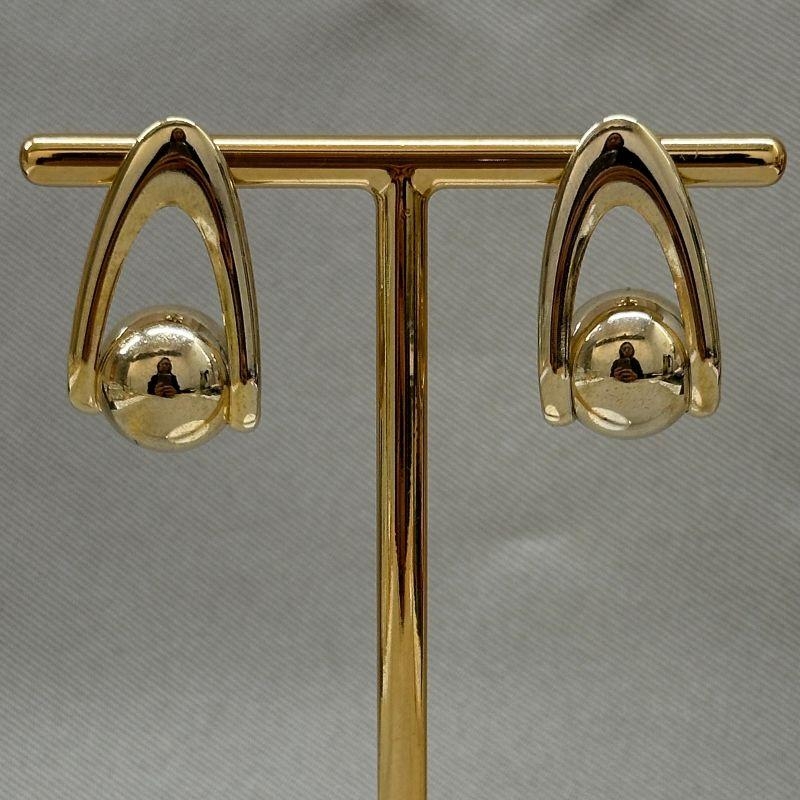 BRINCO MEDIO COM BOLA