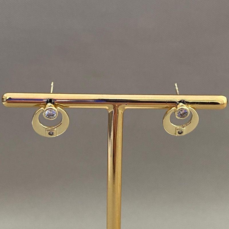 BRINCO OVAL COM ZIRCONIA