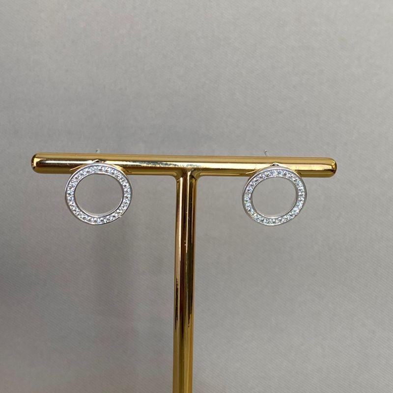 BRINCO REDONDO VAZADO CRAVEJADO