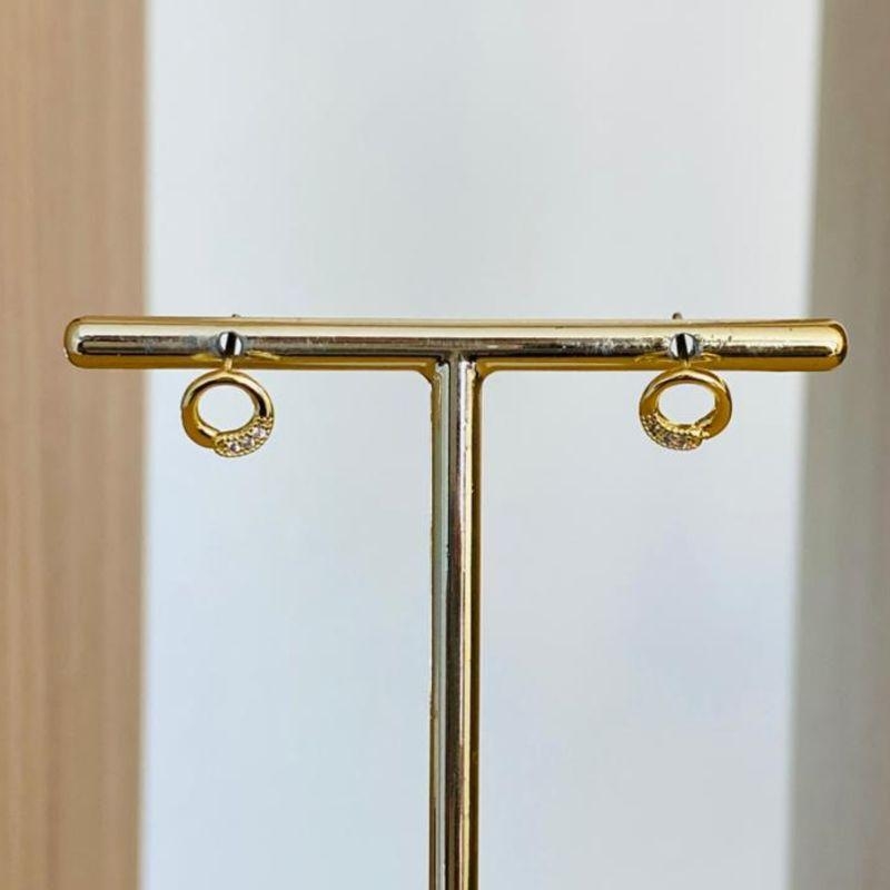 BRINCO REDONDO VAZADO CRAVEJADO