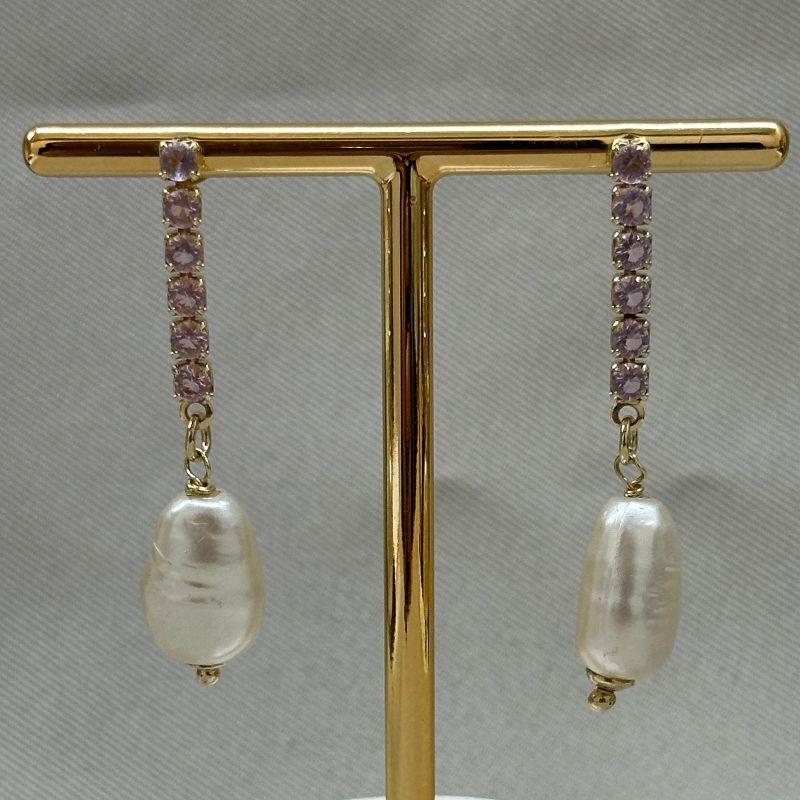 BRINCO RIVIERA ROSA CLARO COM PEROLA BARROCA