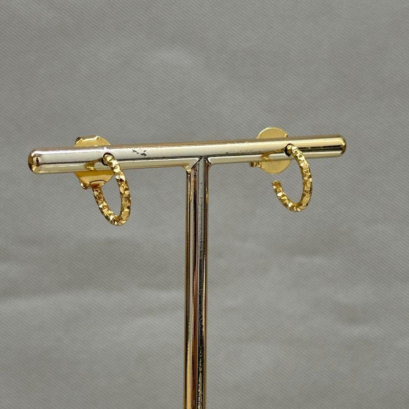 BRINCO SEMI ARGOLA PEQUENA DETALHES