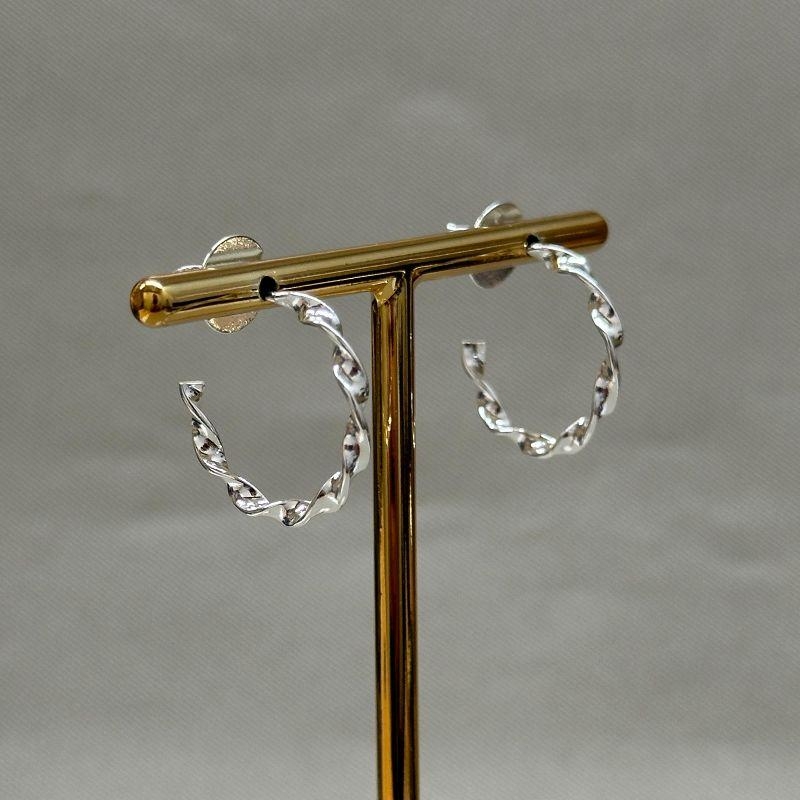 BRINCO SEMI ARGOLA TORCIDA