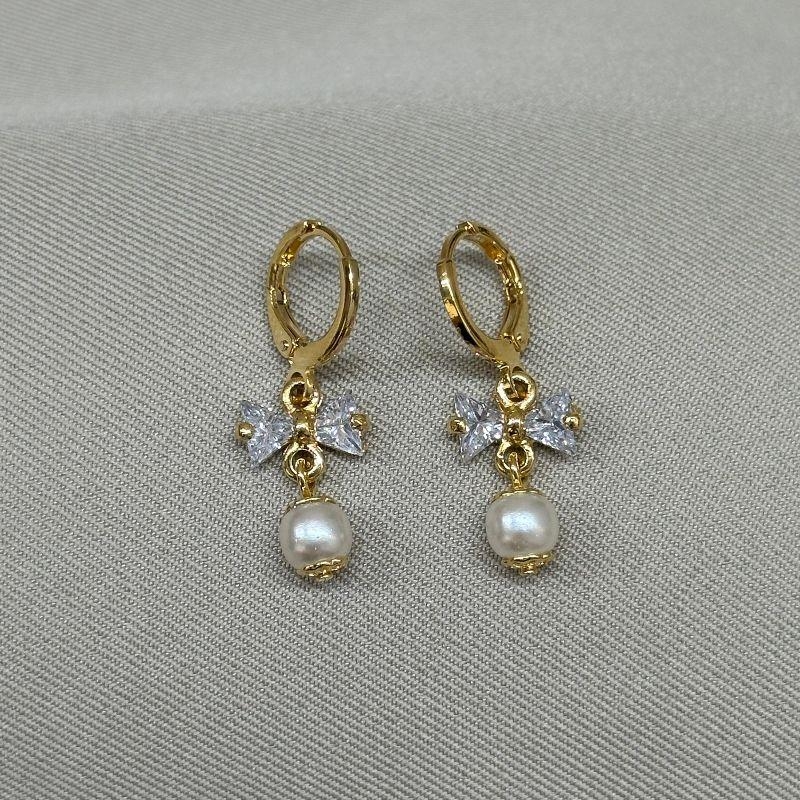 BRINCO TRANQUETA LAÇO 2 PEDRA ZIRC COM PEROLA