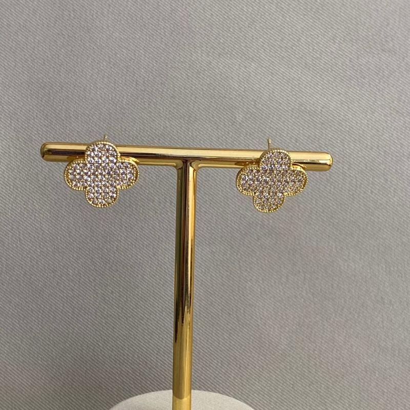 BRINCO TREVO CRAVEJADO