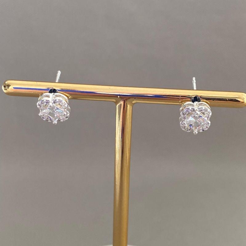 BRINCO TREVO CRAVEJADO