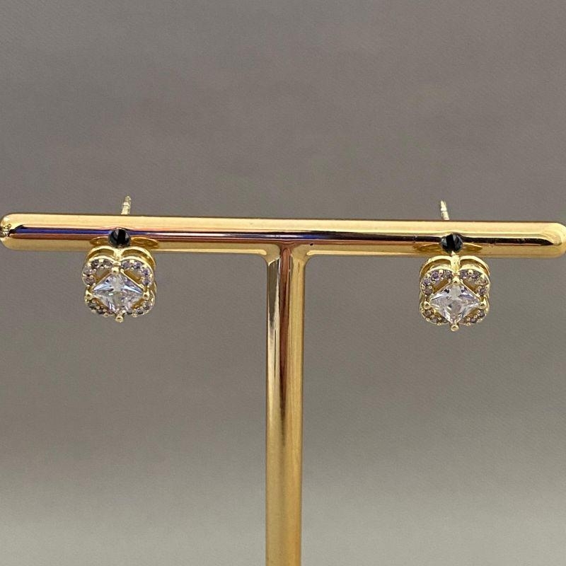 BRINCO TREVO CRAVEJADO