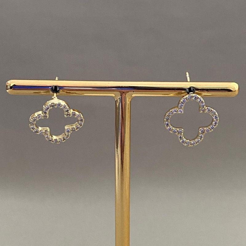 BRINCO TREVO CRAVEJADO