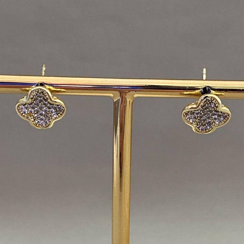 BRINCO TREVO CRAVEJADO