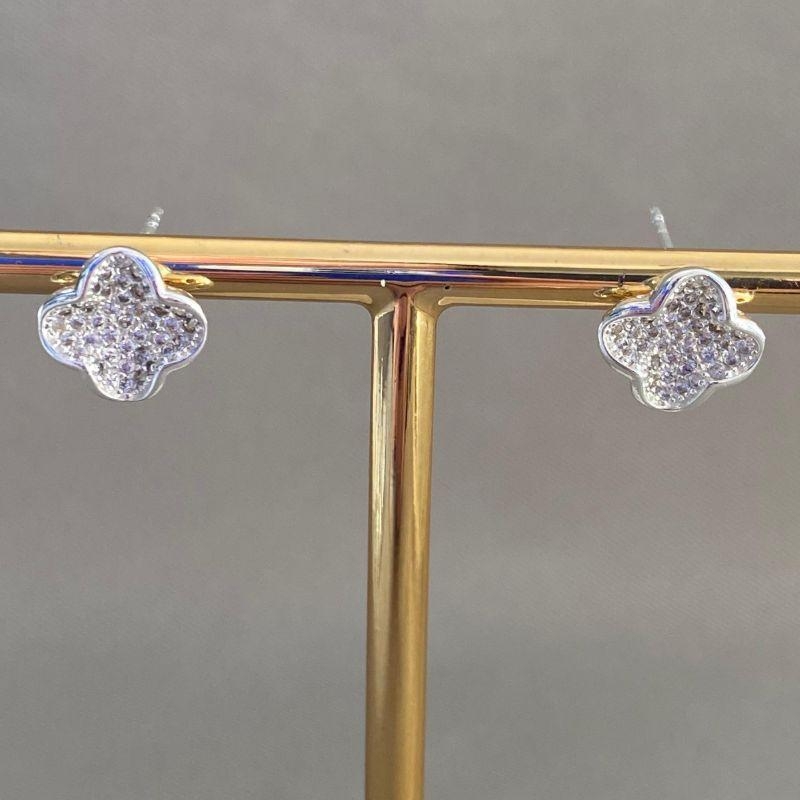 BRINCO TREVO CRAVEJADO