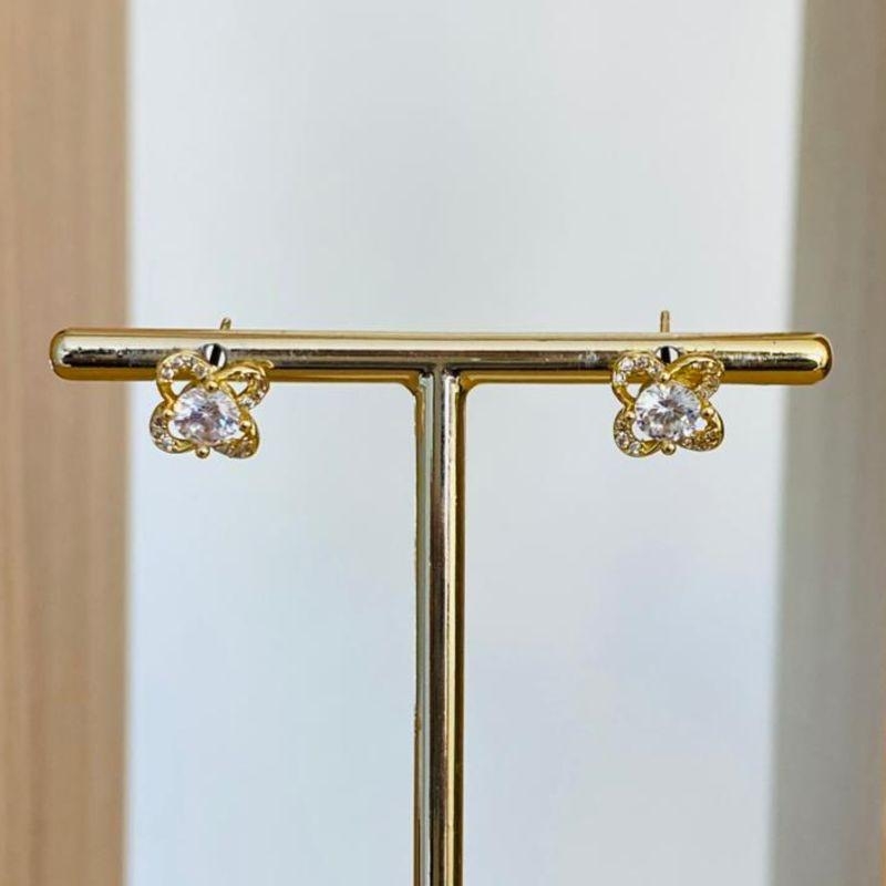 BRINCO TREVO CRAVEJADO COM ZIRCONIA