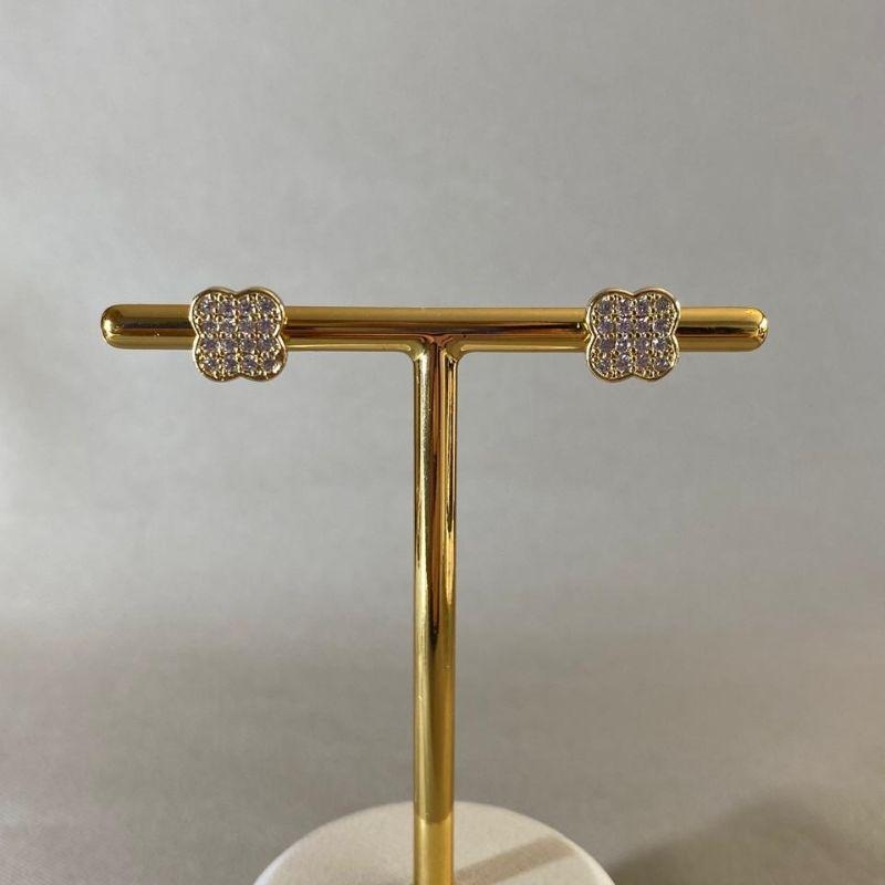 BRINCO TREVO CRAVEJADO MEDIO