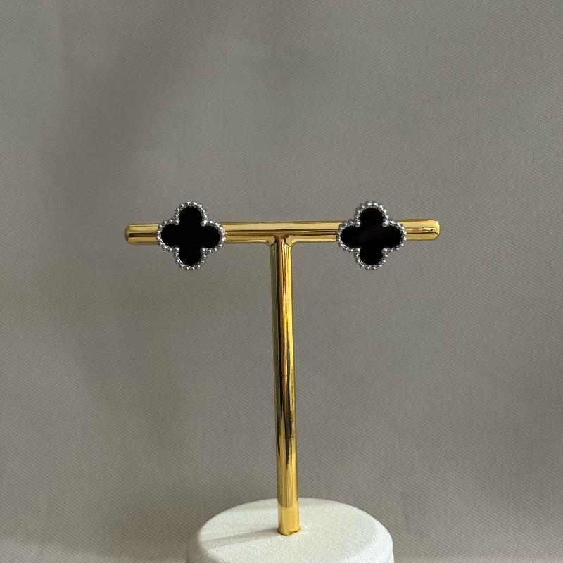 BRINCO TREVO PRETO STEEL