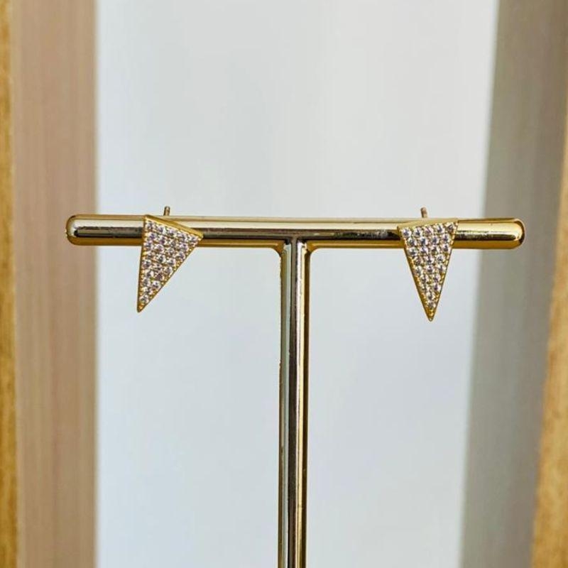 BRINCO TRIANGULO CRAVEJADO