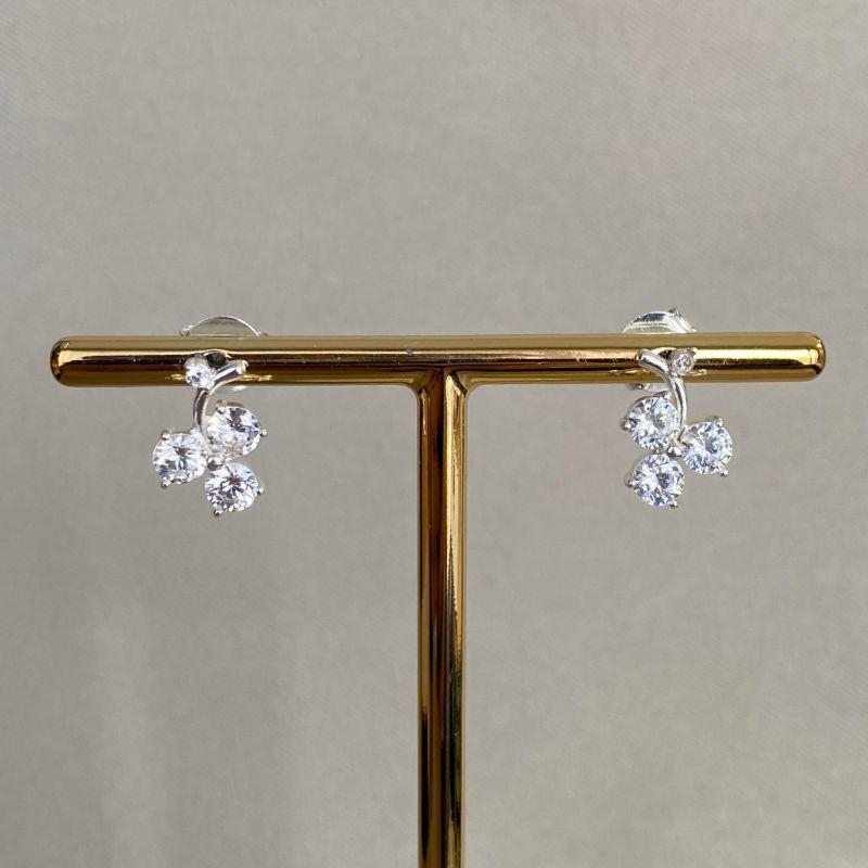 BRINCO UVA COM ZIRCONIAS