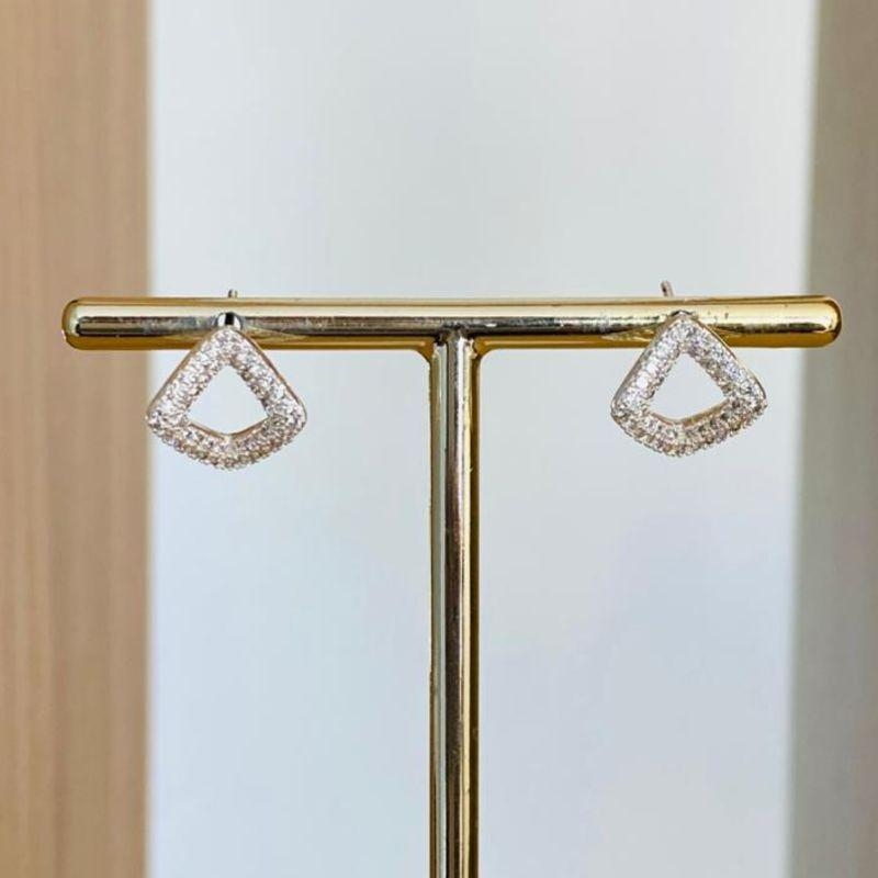 BRINCO VAZADO CRAVEJADO