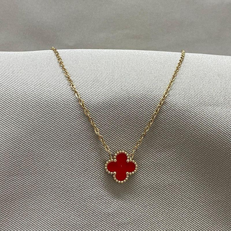 COLAR 1 TREVO DOURADO VERMELHO STEEL