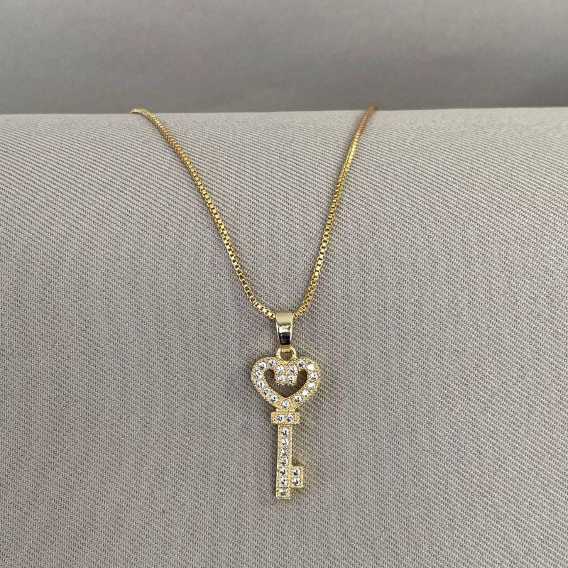 COLAR COM CHAVE CRAVEJADA