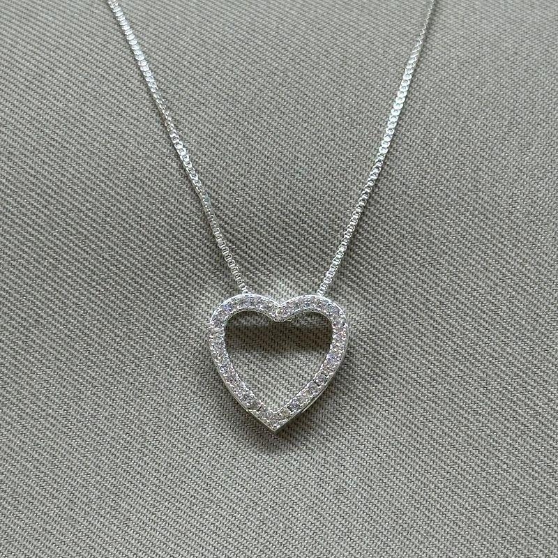 COLAR CORAÇÃO CRAVEJADO VAZADO