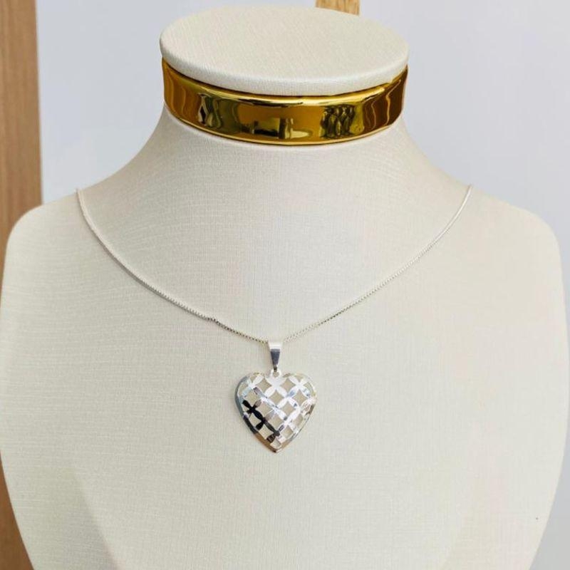 COLAR CORAÇÃO VAZADO