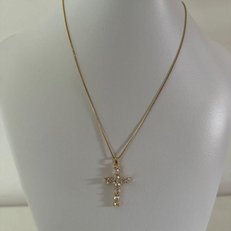 COLAR CRUZ COM ZIRCONIAS CORAÇÕES